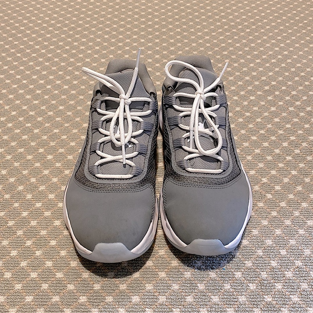 Kids' Jordan 11 CMFT Low Cool Grey size 7